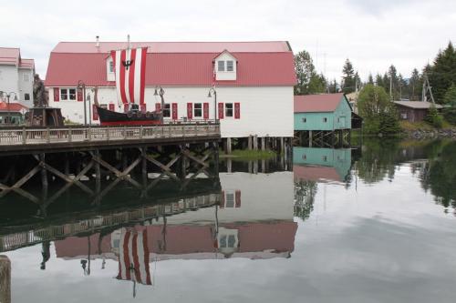 Alaskandream - Petersburg  viking boat