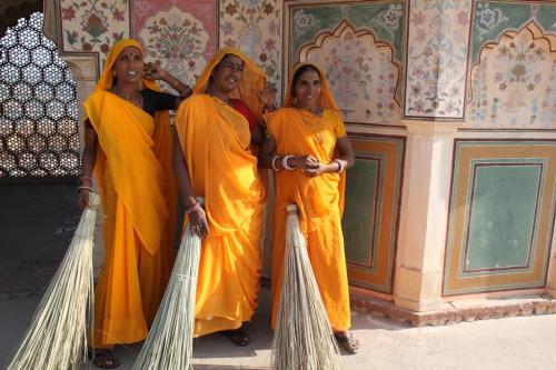 India - Cleaning ladies