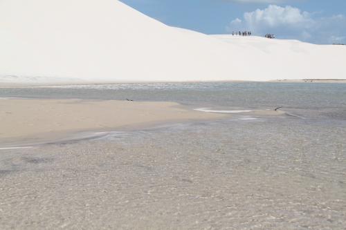 Lencois - people in dunes