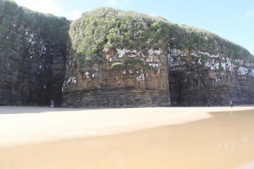 NZ - Cathedral caves entries