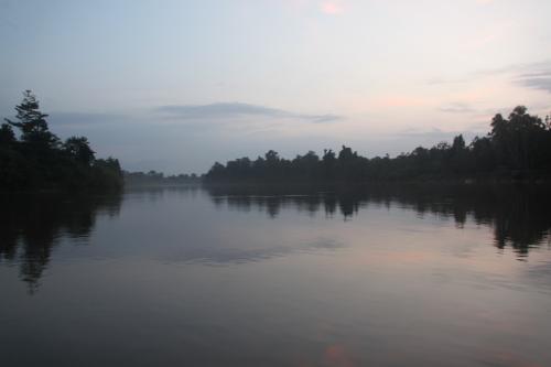 PNG - Karawari river waterspiegel