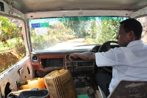 PNG - driver jeep
