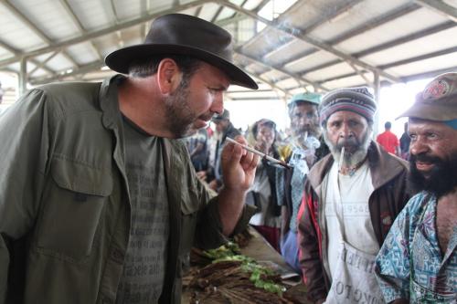 PNG - market smoking