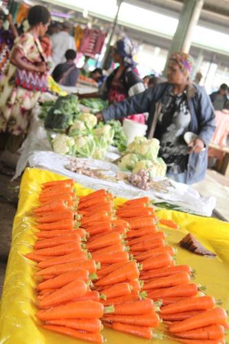 PNG - market wortelen