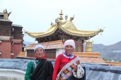 Tibet - vrouwen en tempel